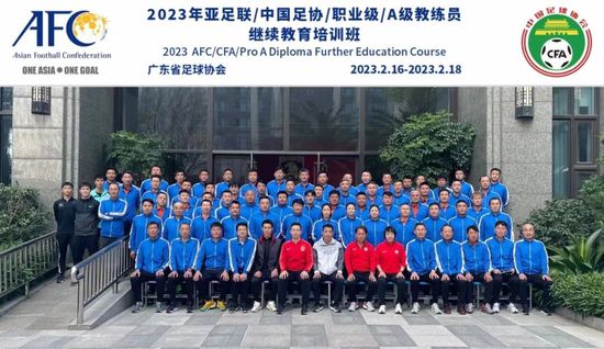 新狱警成结识原为律师的犯人康，并与康妹成爱侣，但副狱长垂涎康妹美色，康妹惨被强奸而自杀，加上副狱长残暴成性，引发牢狱暴乱，成与康掉臂一切决杀敌人。
